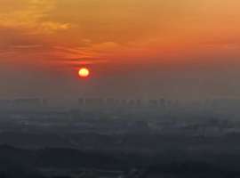 二十三个月跋涉：在生命的悬崖边，为您搭建一座知识的桥梁